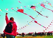 “开轩西瓜”冠名第34届潍坊国际风筝会