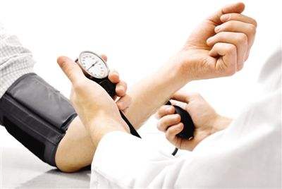 山东多措并举防治重大疾病 35岁以上人群首诊测血压