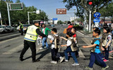 淄博公安交警坚守岗位 确保五一期间道路安全畅通
