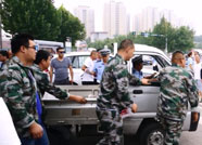 潍坊：联合执法行动拔除广文街上两处“毒瘤”