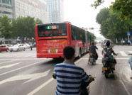 潍坊多路口电子警察要换新 “缺勤”期公交车侥幸违章