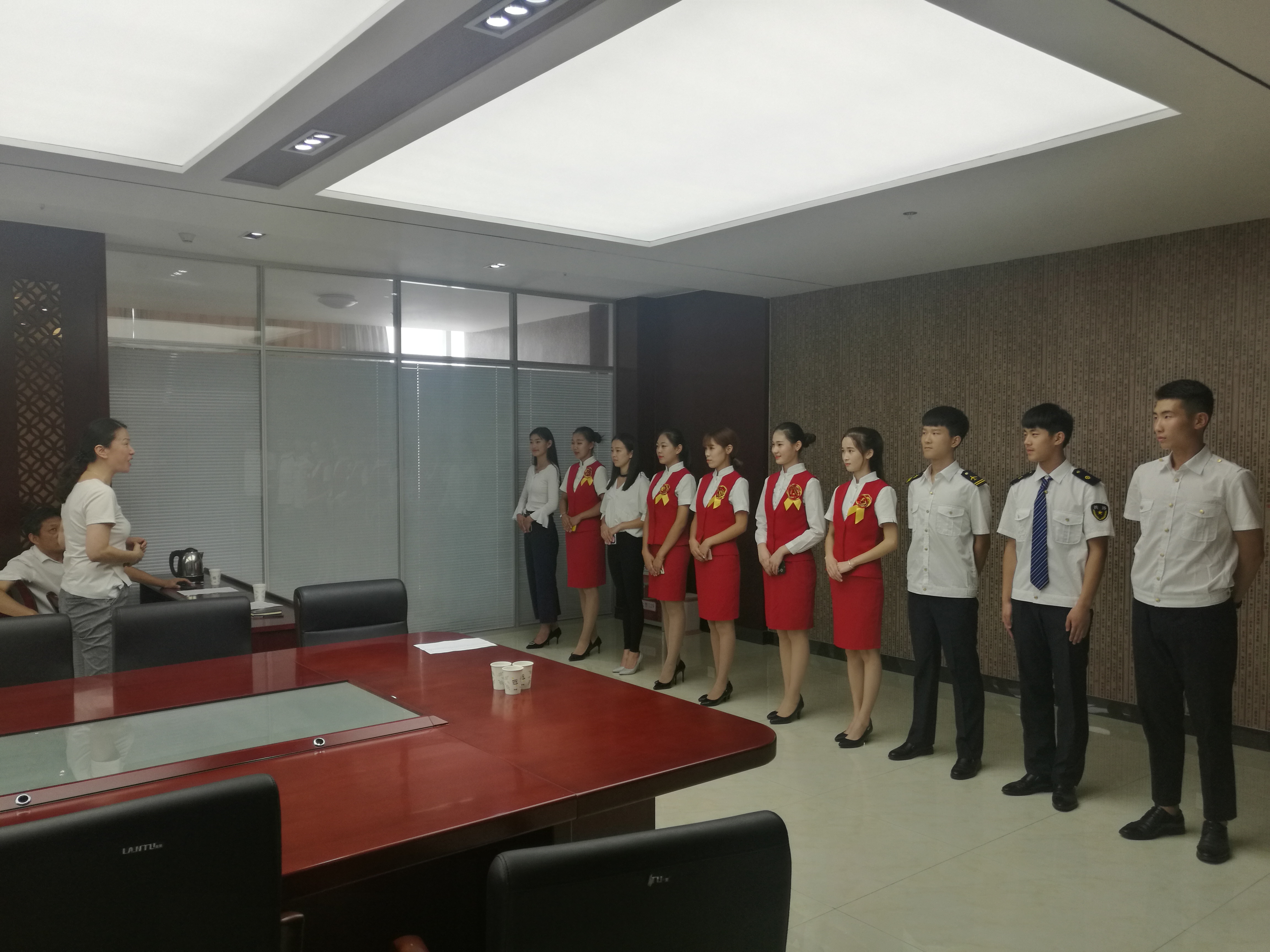 山东交通技师学院航空系8名学生通过临沂机场面试