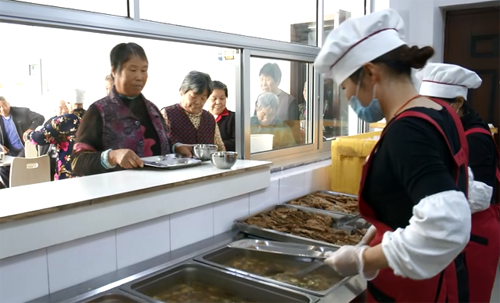 淄博：村里办起老年食堂 65岁以上老人三餐免费吃