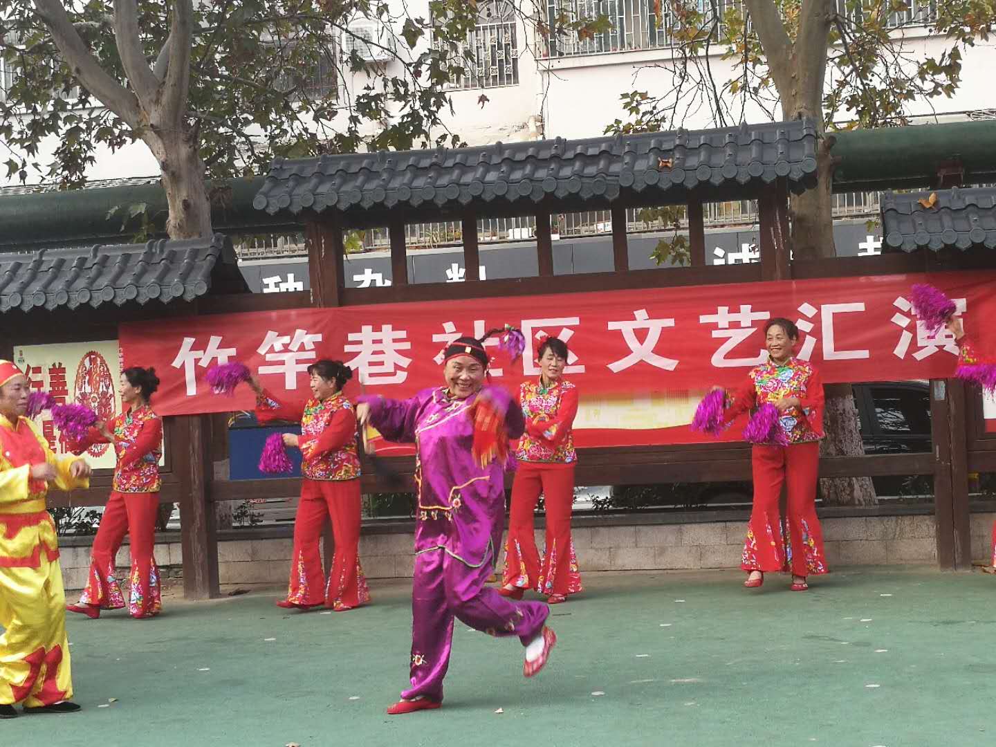 第十一届中国网络媒体济宁行走进竹竿巷社区
