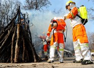 潍坊市组织森林火灾扑救实战演练 百余人参加演练