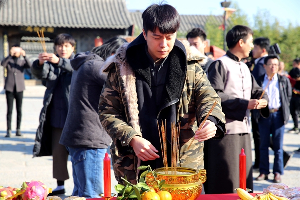 弘扬鲁菜文化电影味之道在台儿庄古城开机