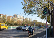 摁下过街按键红灯变绿灯 潍坊行人过街信号灯要换新了！