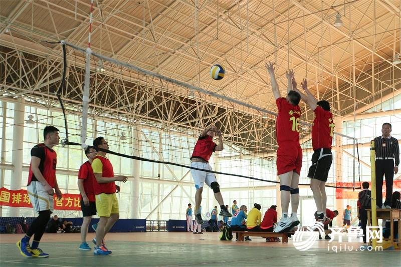 嘉祥县组队参加山东省第七届全民健身运动会气排球比赛.jpg