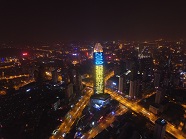 又双叒叕刷屏了！2017年最后一夜，济南第一高楼跨年瞬间