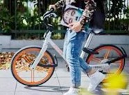 摩拜单车发全国首个文明骑行倡议：12周岁以下禁用