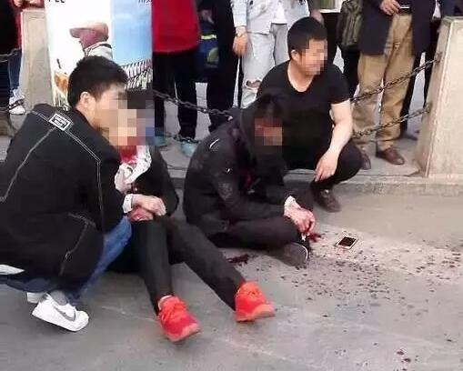 济南大明湖附近饭店持刀砍人嫌疑人被抓获 或曾患精神疾病