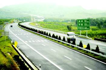 济宁北二环西延等三项市级重点公路项目集中开工