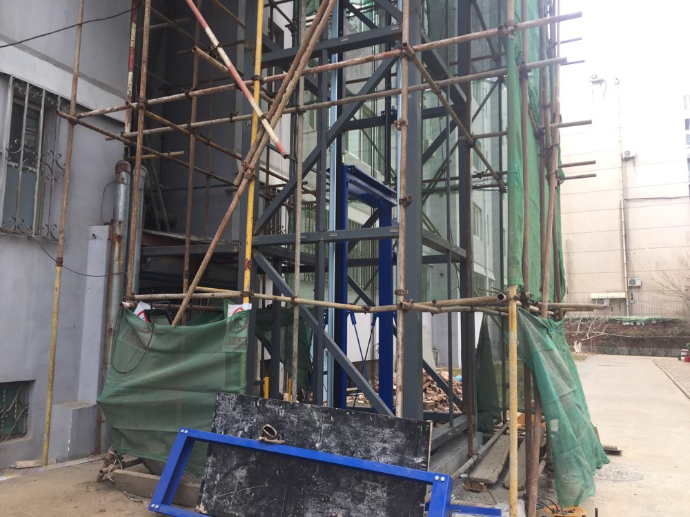 济南老楼加装电梯最新进展：这个小区预计1月底投入使用