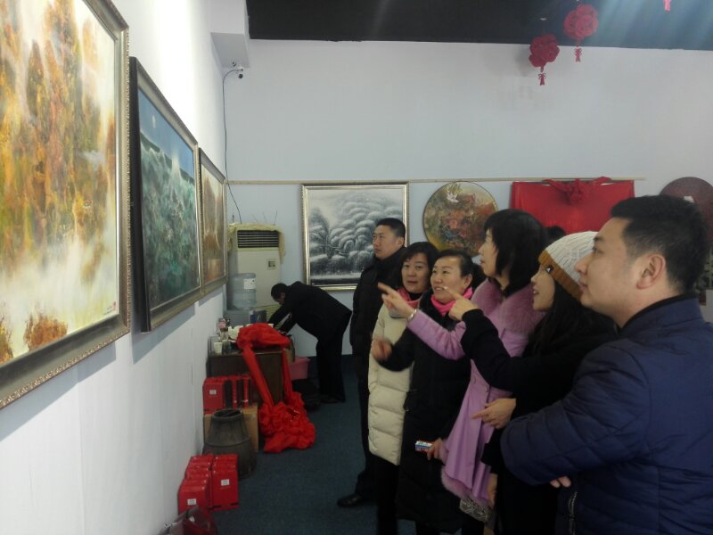 方正油画展览室落户枣庄市高新区 展出作品近百幅