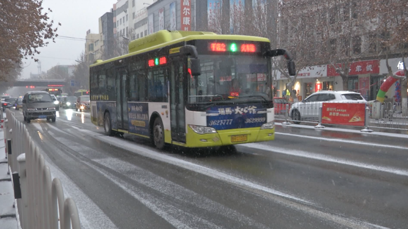受降雪影响 济宁部分公交线路暂停运营