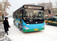 潍坊延缓8条公交线路发车时间 2条公交线临时“变道”