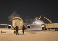 降雪来袭 潍坊机场全力保障旅客出行