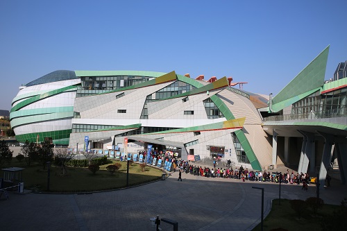 潍坊科技馆春节开放时间出炉 还有巨幕电影和机械音乐