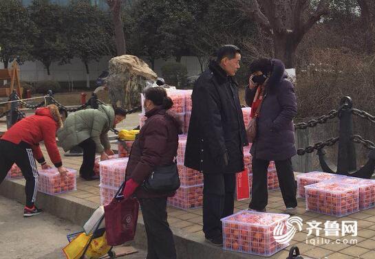 重庆老人带30吨脐橙来济南两天售罄:厚道山东
