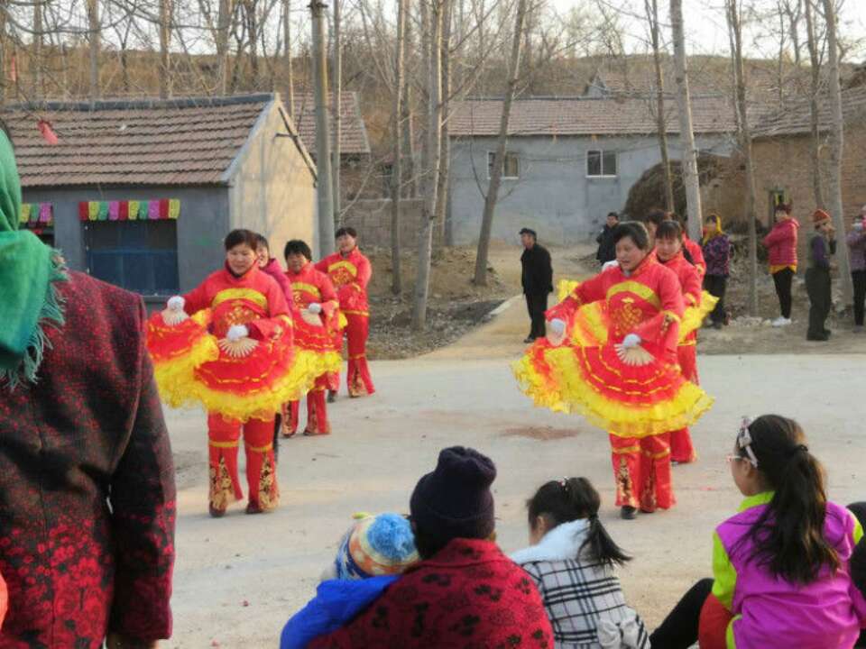 新春走基层｜潍坊安丘：村里来了秧歌队 幸福生活舞起来