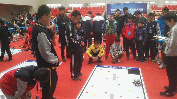 第18届潍坊市青少年机器人大赛开赛 860名中小学生同台竞技
