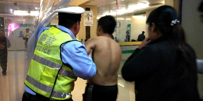莘县一男子手腕动脉意外被划破 交警八分钟紧急送医 