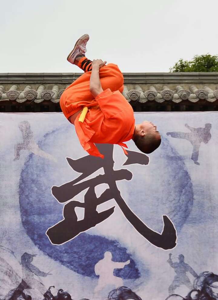 台儿庄古城中华武术节上演十八般武艺