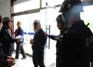 滨州：男子冒用他人身份证、驾驶证消分 当场被拘留