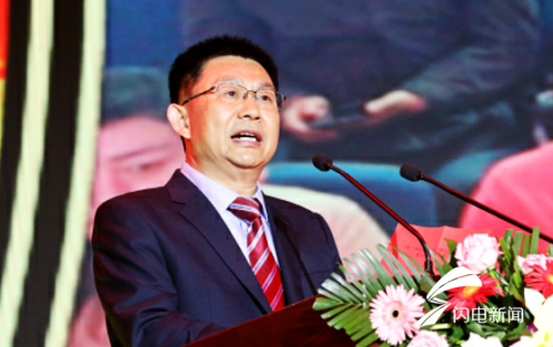 他们是刘国能,王庆友,刘建强等17位"献血明星,刘来德,杨晓,成鲁宁等
