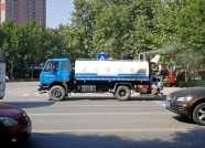 潍坊开展绿地病虫害集中防治行动 请市民注意礼让喷洒车辆