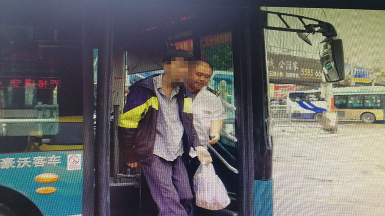 暖新闻 | 母子失散，济南公交车司机帮助团聚
