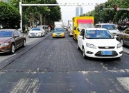 潍坊东风街上的“坑”哪来的？回应：道路养护 2日内竣工
