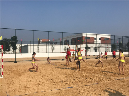 潍坊市体校女子沙滩手球队 小手球点亮大梦想