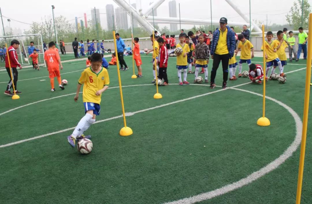“2018年全国青少年校园足球特色学校”潍坊25所学校榜上有名