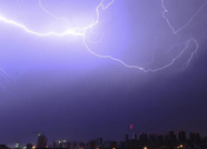 海丽气象吧丨台风“温比亚”来袭，潍坊发布雷电黄色预警