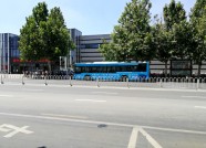 潍坊鸢飞路封闭施工 28路和75路公交临时“变道”