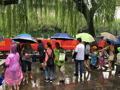 济南汇文实验学校发起爱泉护泉活动