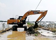 救灾进行时丨高压冲洗车、大型挖掘机等救灾设备被紧急调往潍坊受灾地区