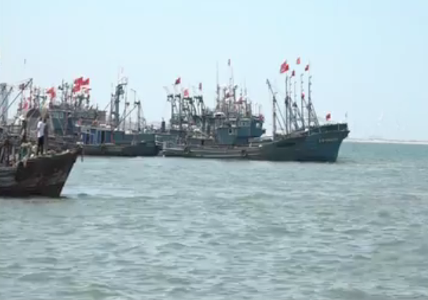 辽宁渔船烟台海域遇险 七名船员全部获救
