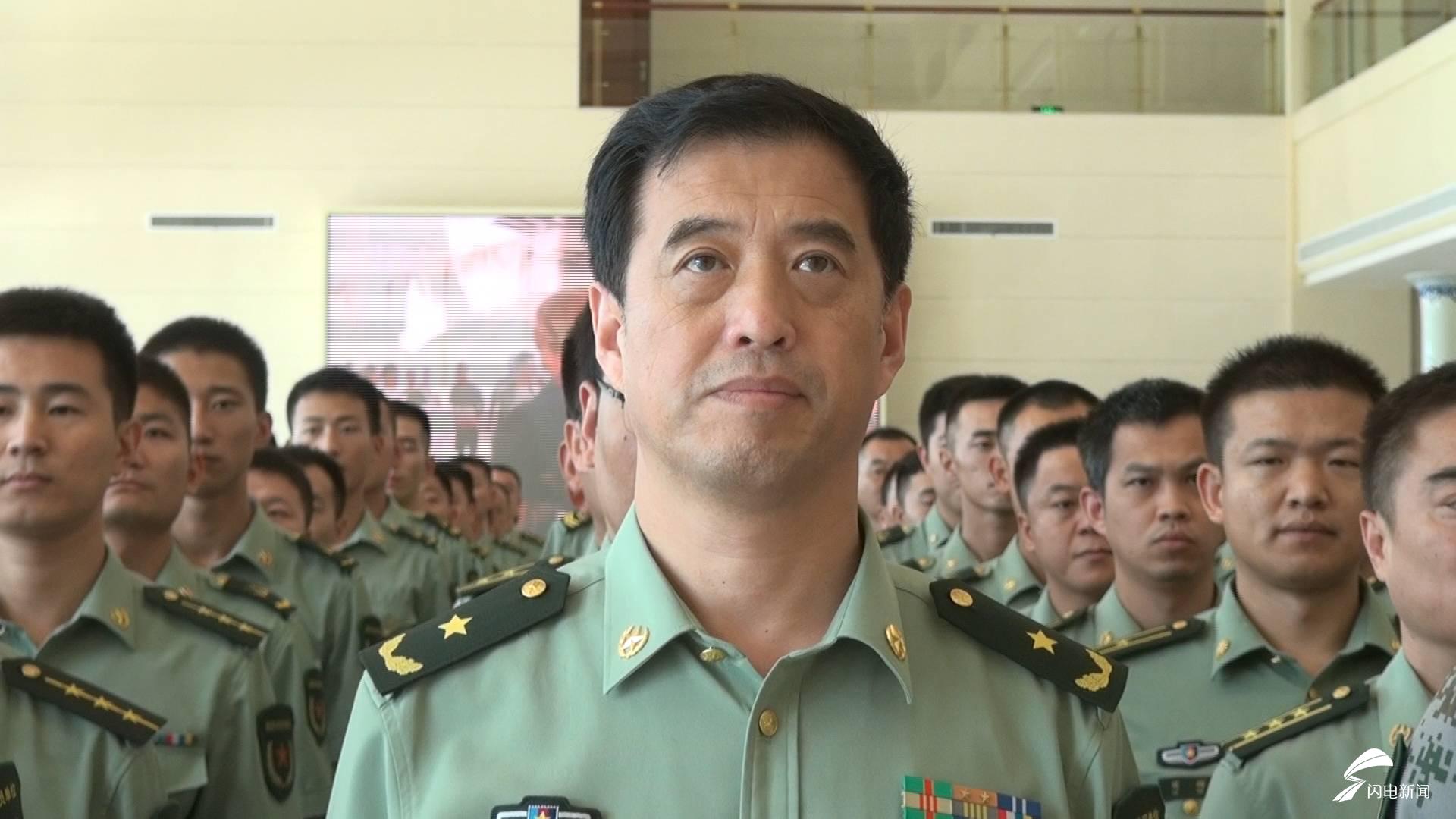山东省军区举行"送温暖献爱心"募捐活动