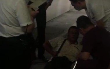 兖州：旅客突然腹痛难忍 动车临时停车送医院救治