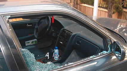 连续三夜疯狂砸车玻璃盗窃 东阿这名嫌疑人今早被抓获