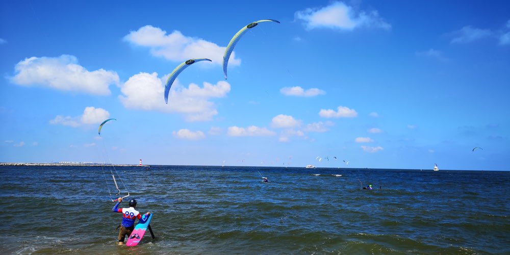 2018世界风筝水翼板锦标赛在潍坊滨海开赛 奖金60000欧元
