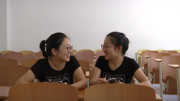 双生姐妹考入同校同专业 滨州收5人她们一家占了俩