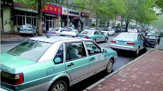 济南建立出租车驾驶员背景核查制度 举报电话公布