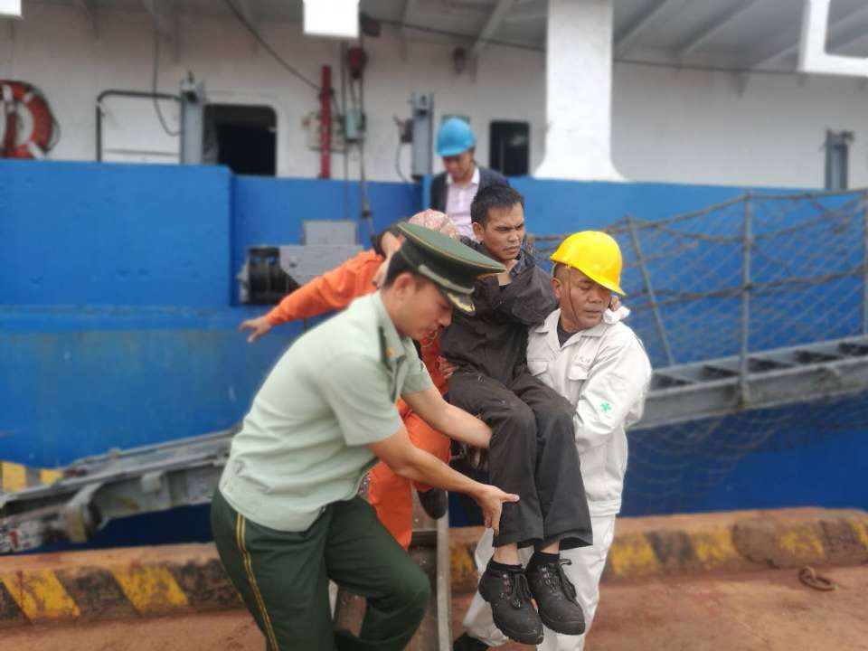 提升服务“放管服” 潍坊边检站及时救助一名菲律宾籍受伤船员