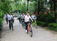 为“世界无车日”助威 潍坊130余名“绿色使者”绕城骑行