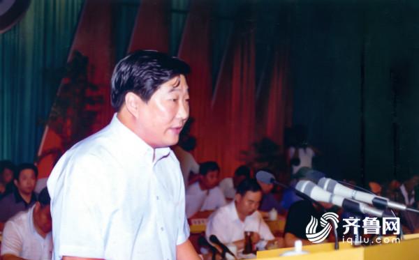 1998年6月19日谭旭光就任潍坊柴油机厂厂长3_meitu_3.jpg