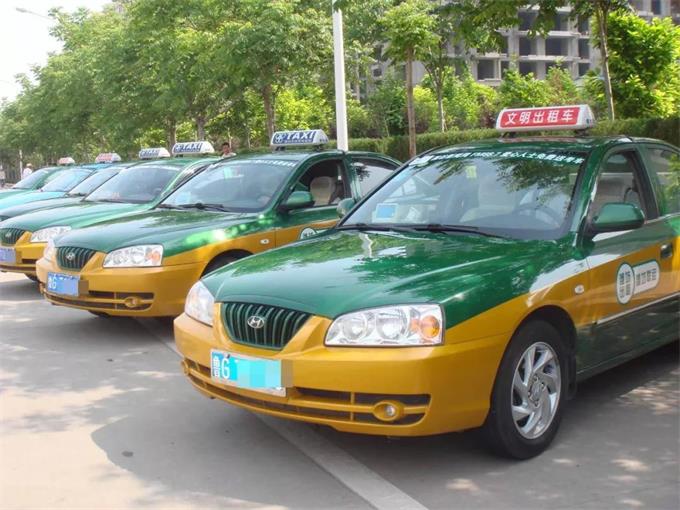 潍坊市城区客运出租车16日起加收燃料附加费 每乘次加收1元