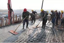 京沪高速公路改扩建工程临沂段开始线上施工